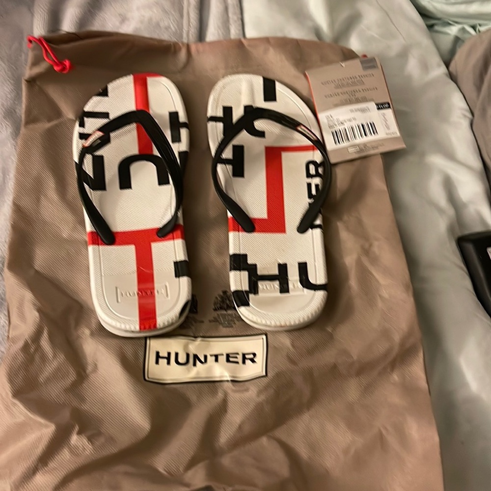 Hunter flip flops